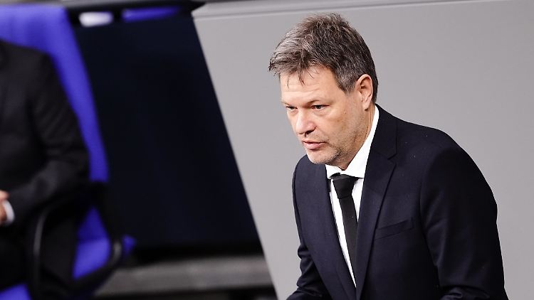 Habeck verwies auf die von der Bundesregierung geplante Entlastung der Stromkunden.