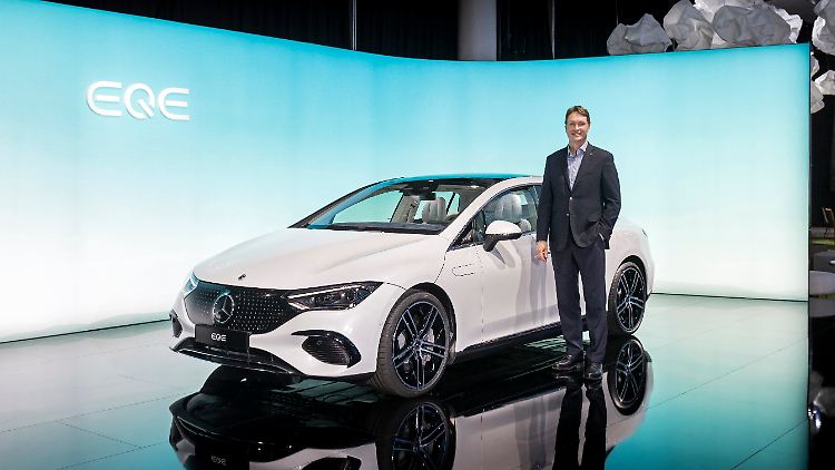 Der Mercedes EQE ist so etwas wie die stromernde E-Klasse. Daher verwundert der Preis von knapp 100.000 Euro kaum.
