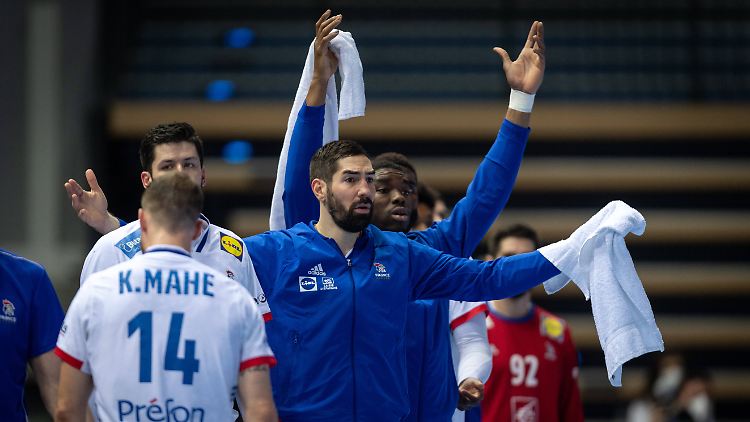 Nikola Karabtic (m.) ist fassungslos. 