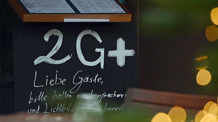 Nur noch geboostete Menschen dürfen die Gastronomie ohne Test besuchen.
