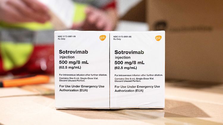 Sotrovimab wird für Patienten mit leichtem Krankheitsverlauf empfohlen, die aber ein hohes Risiko für einen Krankenhausaufenthalt haben. 