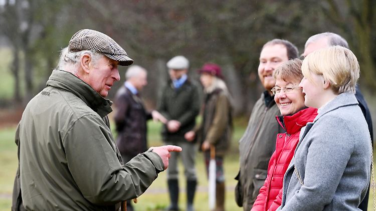 Prinz Charles wollte bei seinem Besuch in Schottland nur mit Anwohnern sprechen, nicht mit der Presse.