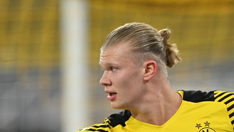 Haaland teilt gegen den BVB aus. 