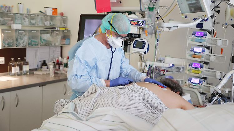 Karagiannidis fordert eine bessere Erfassung der Corona-Patienten in den Kliniken. 