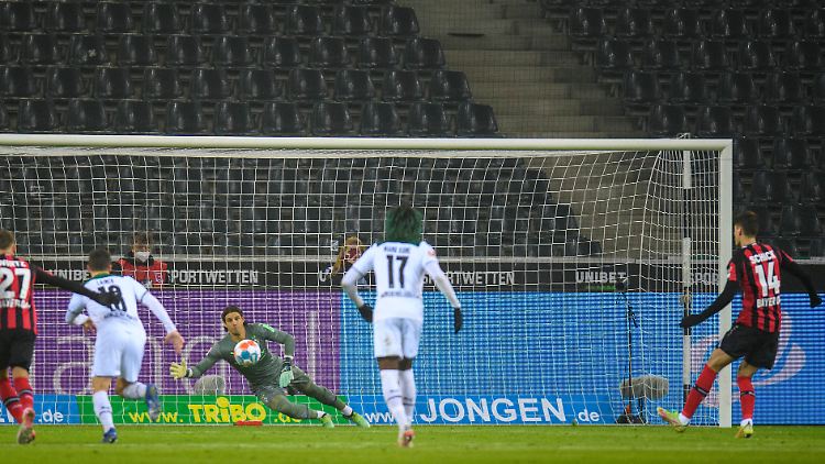 Torhüter Sommer hielt Gladbach im Spiel.