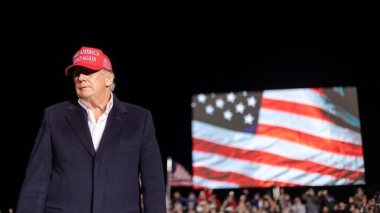Trump sieht sein Land vor den Ruin - und sich als einzigen Erretter?