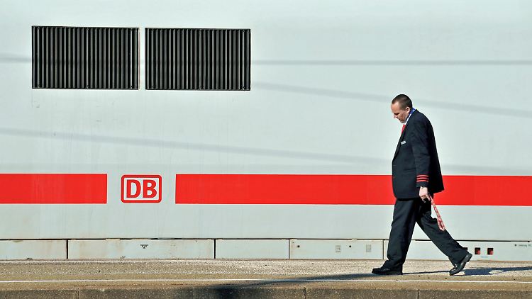 Die Deutsche Bahn sucht 770 Fahrdienstleiter und jeweils etwa 740 Elektroniker und Lokführer.