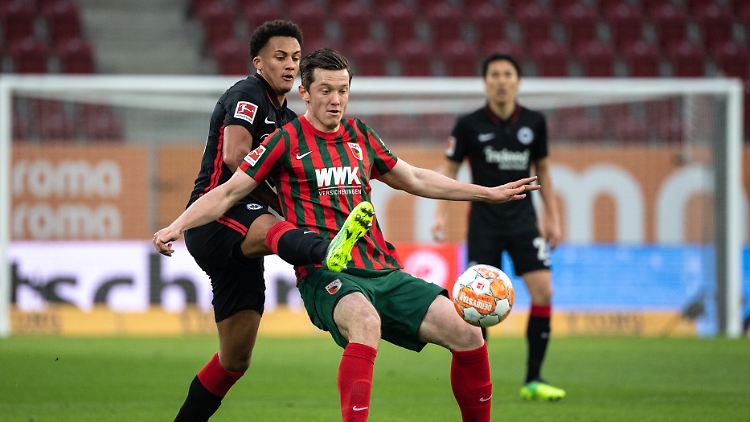 Das Duell zwischen dem FC Augsburg und Eintracht Frankfurt war hart umkämpft. 