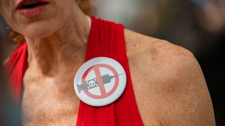 Viele US-Amerikaner lehnen eine Impfung ab, schlucken allerdings ein Anti-Wurmmittel.  
