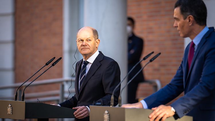 Kanzler Scholz zu Besuch beim spanischen Ministerpräsidenten Sanchez.