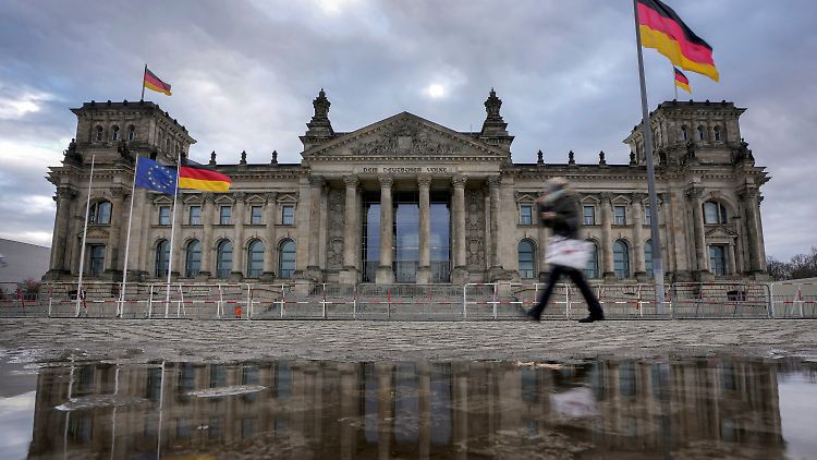 Der Bundestag soll kleiner werden, denn viele Abgeordnete sind ein Platz- und Kostenproblem.