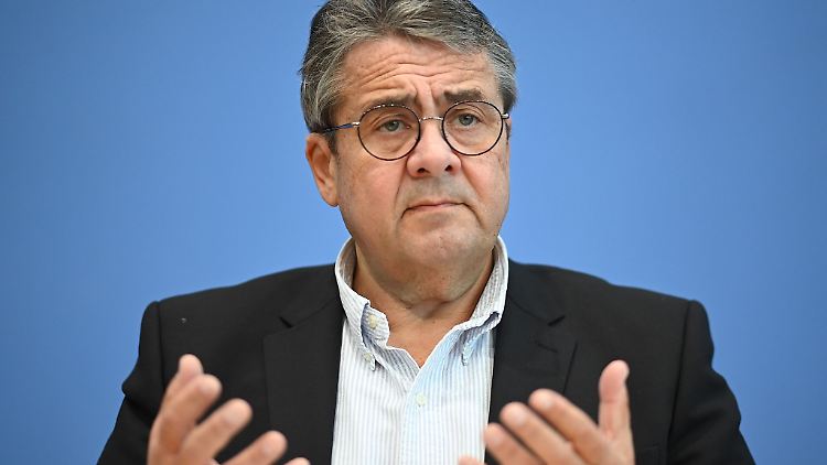 Gabriel warnt vor tatenlosem Zuschauen im Ukraine-Konflikt.