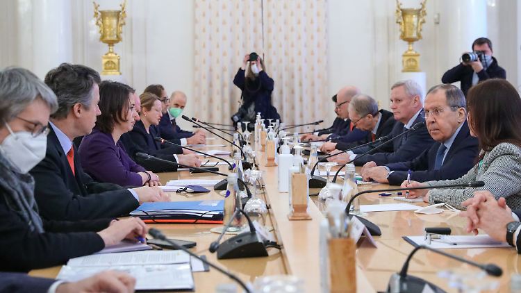 Für Annalena Baerbock war es der Antrittsbesuch bei ihrem russischen Kollegen Sergej Lawrow.