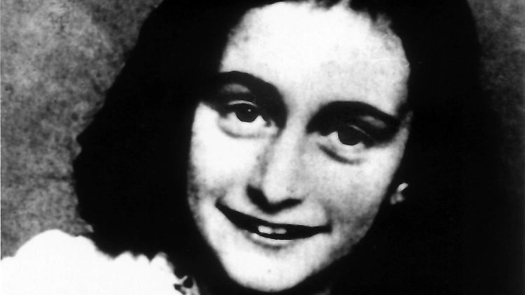 Anne Frank und ihre Familie versteckten sich mehr als zwei Jahre vor den Nazis, bevor sie verraten wurden.