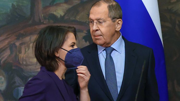 Außenministerin Annalena Baerbock und Amtskollege Sergej Lawrow trafen sich erstmals persönlich in Moskau.