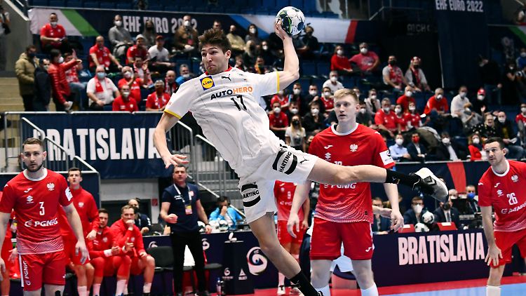 Lukas Zerbe wird gegen Spanien wieder fliegen.