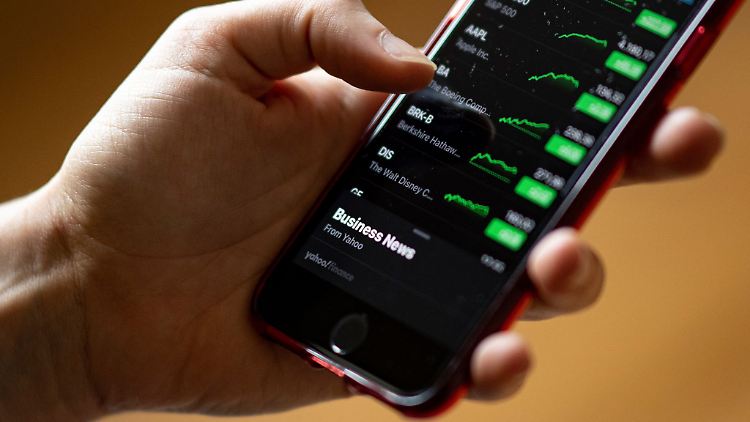 Wer die Inflation ausgleichen will, muss bei der Rendite ansetzen. Aktien bieten mehr Chancen, aber auch mehr Risiko.