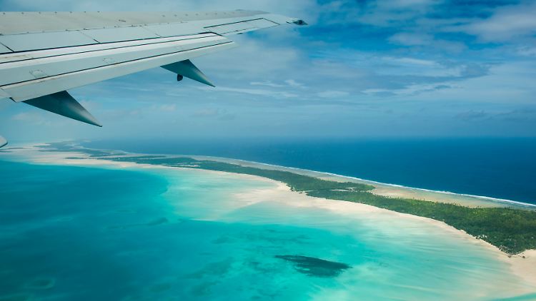 Die Republik Kiribati ist ein aus Korallenatollen und Inseln bestehender Staat mit etwa 120.000 Einwohnern.