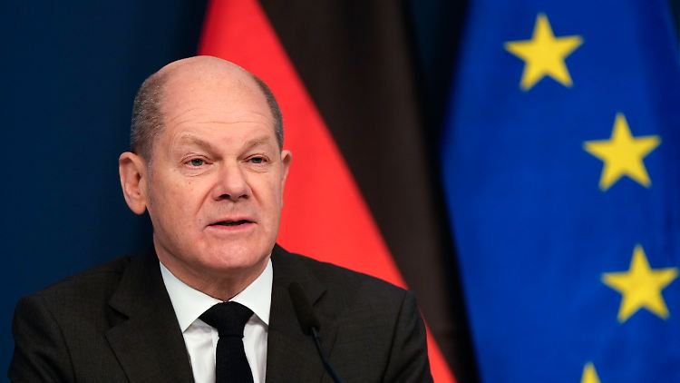 Während seines G7-Vorsitzes 2022 soll Deutschland Scholz zufolge neben seinen Klimabemühungen auch eine weltweite Impfkampagne vorantreiben.