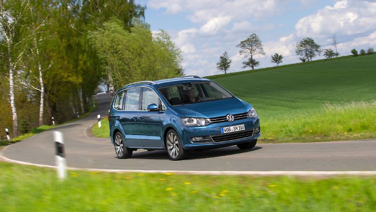 Einst war der VW Sharan, die Alternative für alle Familienväter. Heute fürchtet der Raumriese um sein Überleben und hat als Gebrauchter leider auch so seine Schwächen beim TÜV.