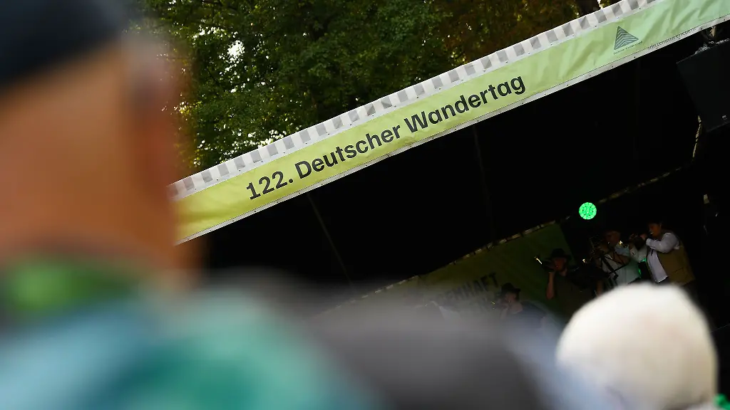 Die-Wandertouren-fuehrten-die-Teilnehmer-des-122-Deutschen-Wandertags-auch-durch-die-Grenzregion-zwischen-Thueringen-Hessen-und-Niedersachsen