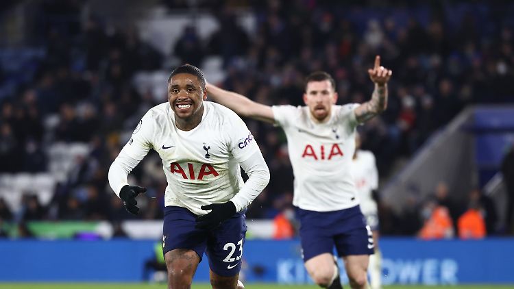 Steven Bergwijn kam spät und traf dann noch historisch.