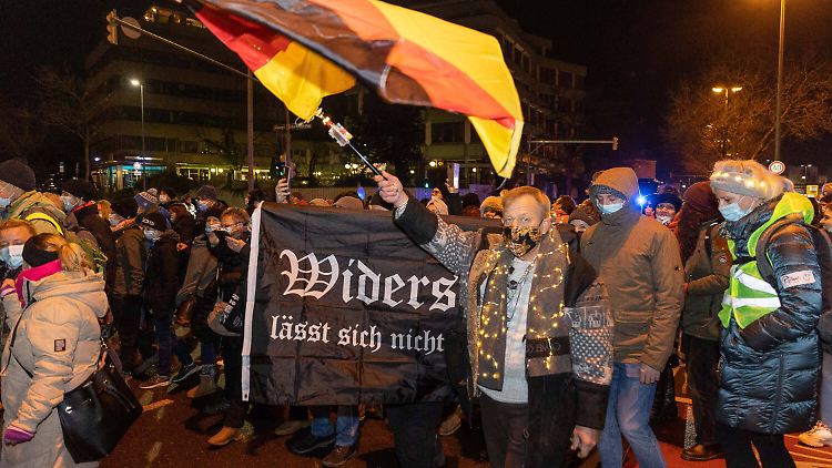 Protest gegen die Corona-Politik in Reutlingen: Das rechtsextreme Milieu nutzt die Pandemie.