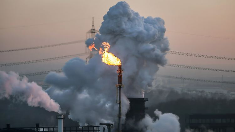 Die Experten des Umweltbundesamtes rechnen damit, dass 2021 wieder deutlich mehr CO2 ausgestoßen wurde.