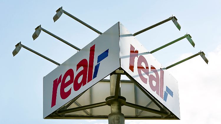 Das Real-Logo wird nicht ganz aus dem Straßenbild des Landes verschwinden. 60 Märkte bleiben erhalten.,