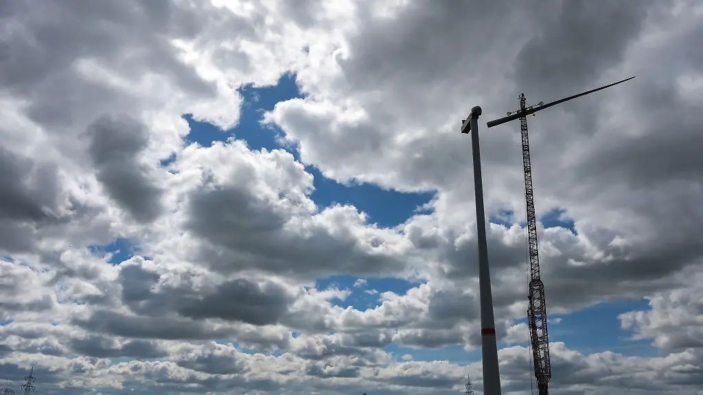 Der-Windpark-Bad-Lauchstaedt-ist-fertig