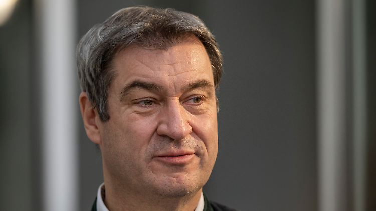 "Wir müssen das Impfen verstärken, um die Schutzwirkung zu haben, solange wir die Impfpflicht noch nicht haben", sagt Söder.