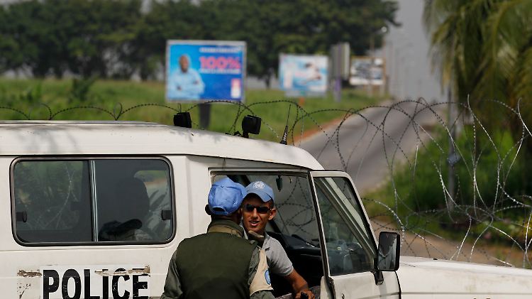 Schutz für Alassane Ouattara, der als Sieger aus der Präsidentschaftswahl hervorgegangen war.