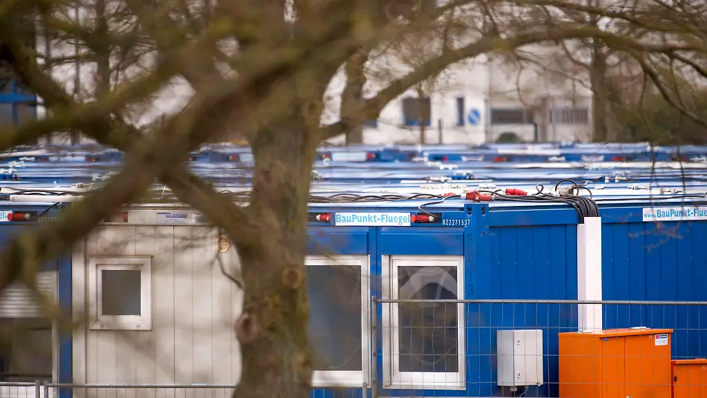 Die-Unterbringungsmoeglichkeiten-in-den-derzeit-62-Asylbewerberunterkuenften-der-Kommunen-in-Mecklenburg-Vorpommern-sind-fast-ausgeschoepft