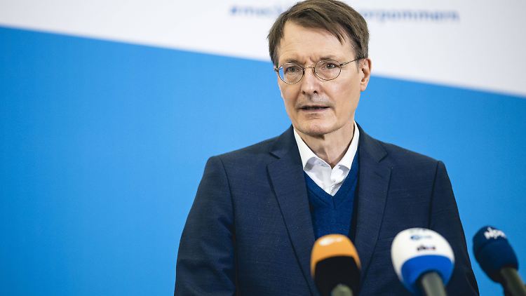 Lauterbach rechnet in Kürze mit Hunderttausenden Neuinfizierten täglich.