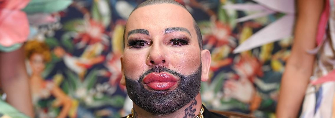 Modedesigner Glööckler freut sich auf den Dschungel.