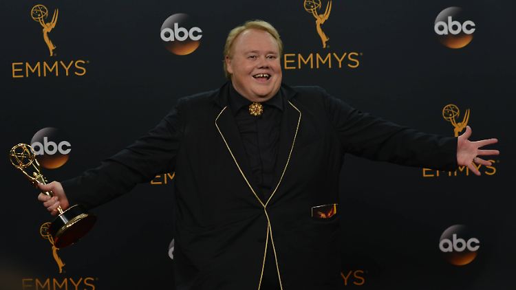 Louie Anderson gewann bei der Emmy-Verleihung 2016 einen Preis für seine Rolle in "Baskets".