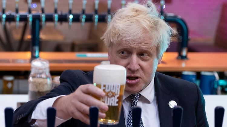 "Exzessiver Alkoholkonsum": Der Bericht zu Partygate kritisierte auch die Trinkkultur innerhalb der Regierung.