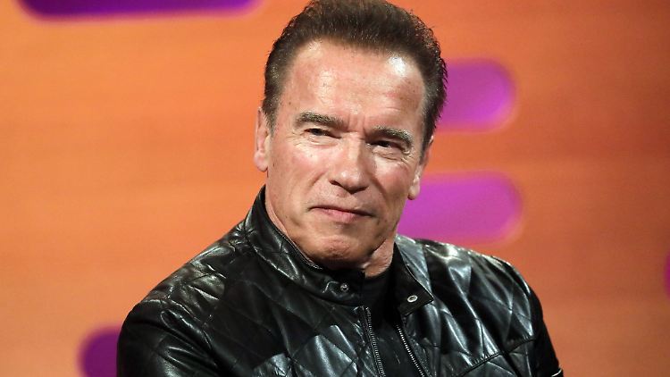 Was möchte uns Arnold Schwarzenegger mit seinem Post wohl sagen?