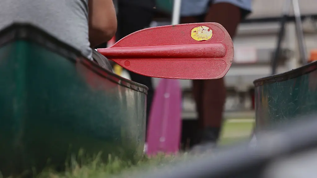 Wieder-freie-Fahrt-fuer-Wassersportler-auf-der-Saale-zwischen-Weissenfels-und-Naumburg-Die-Oeblitzschleuse-ist-fertig-saniert-und-wieder-in-Betrieb-ebenso-das-Oeblitzwehr