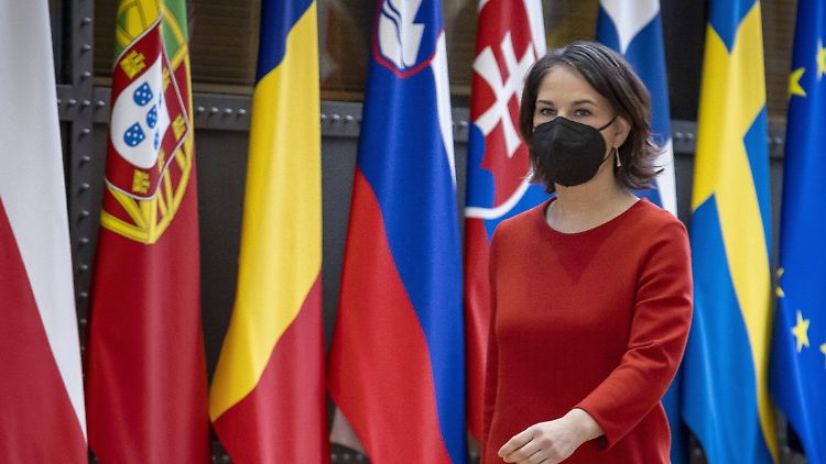 Baerbock traf sich in Brüssel mit den Außenministern der EU.