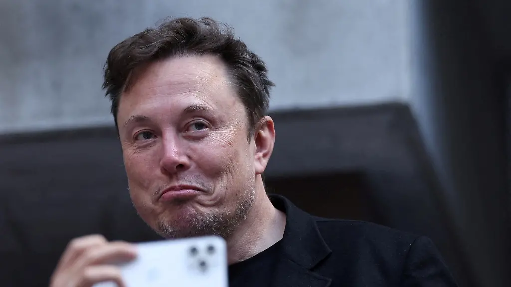 4b3f7878f9bfb1082fef57bdc9eae9c2