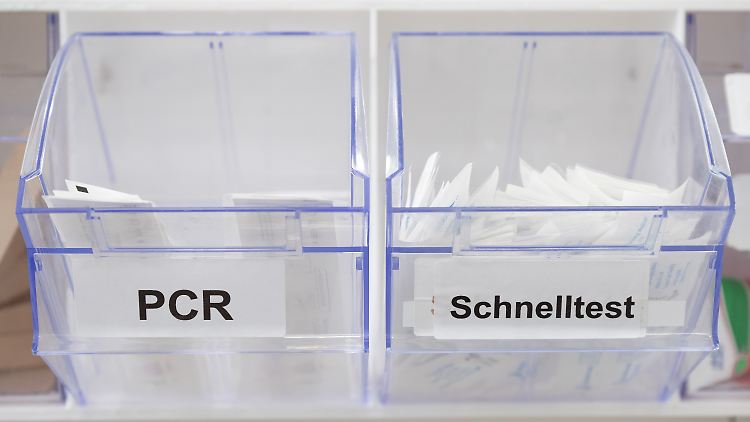 Für manche Menschen sollen in Zukunft nur noch Schnelltests angewendet werden - anders geht es angesichts begrenzter Kapazitäten nicht.