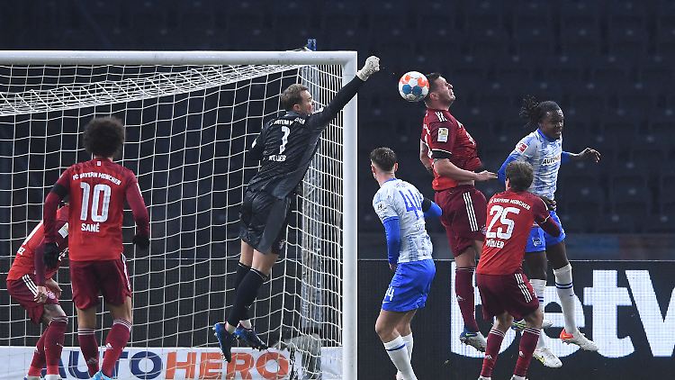 Manuel Neuer, Vielflieger.