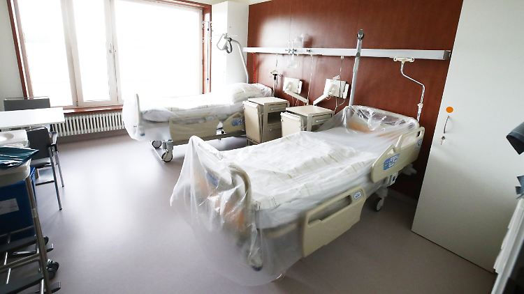 Zimmer auf Normalstationen müssen für Covid-19-Patienten speziell vorbereitet und betrieben werden.