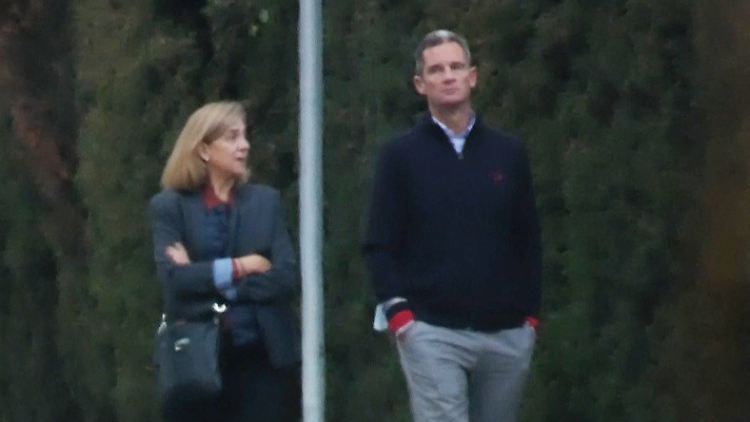 Gemeinsamer Spaziergang in Barcelona im Oktober: 24 Jahre waren Infantin Cristina und Ex-Handballstar Inaki ein Ehepaar.