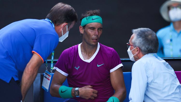 Rafael Nadal wirkt mitgenommen. 