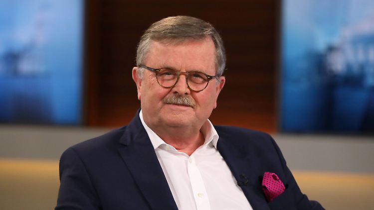 Geht davon aus, selbst zu erkranken, obwohl er sich "wirklich versucht zu schützen": Frank Ulrich Montgomery.
