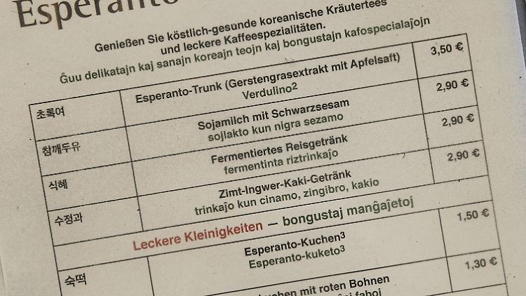 Im "Esperanto-Café" ist die Speise- und Getränkekarte natürlich in die Kunstsprache übersetzt.