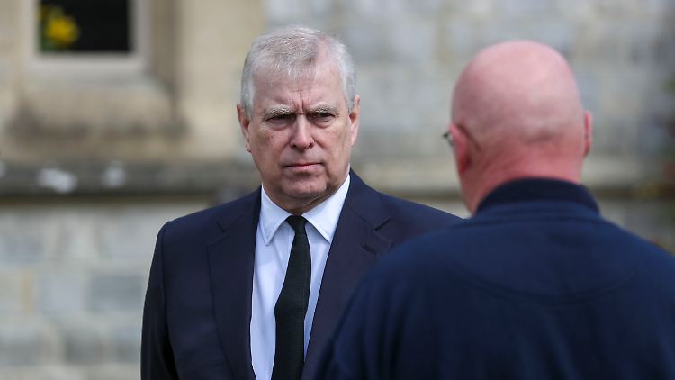 Seine militärischen Titel und Schirmherrschaften musste der  61-Jährige bereits abgeben.