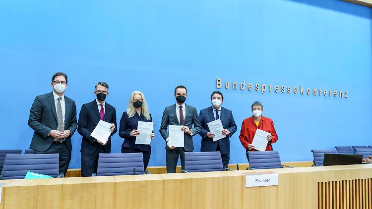 Am Vorschlag zur Neuregelung der Suizidbeihilfe beteiligten sich SPD, Grüne, FDP, Union und Linke.